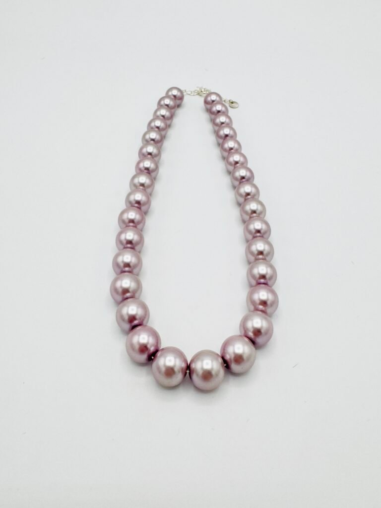 Collier BAKER